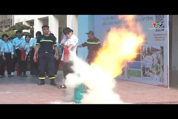 Tuyên truyền, trải nghiệm, thực hành chữa cháy và cứu nạn cứu hộ