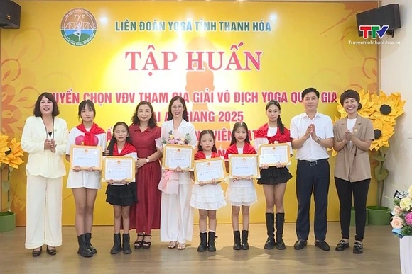 Liên đoàn Yoga tỉnh Thanh Hóa trao giấy khen và tập huấn tuyển chọn vận động viên