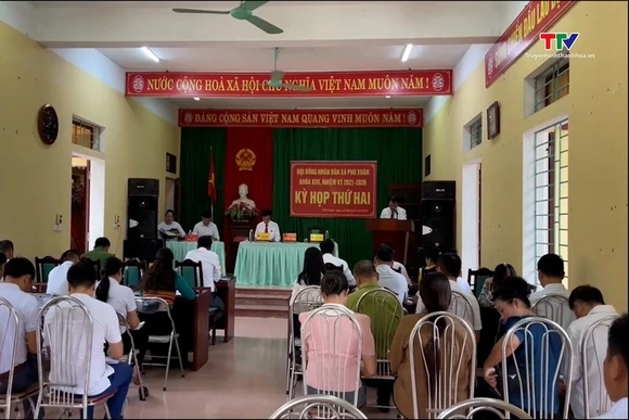 Hội đồng Nhân dân xã Phú Xuân thông qua nhiều nghị quyết quan trọng