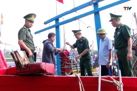 Kêu gọi tàu thuyền vào nơi tránh trú bão an toàn
