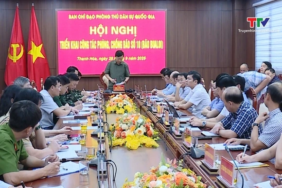 Mở rộng diện khoanh vùng nguy hiểm, triệt để di dân trước bão số 10