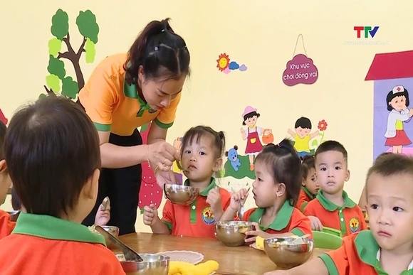 Nỗ lực tổ chức bán trú tại các trường mầm non vùng cao