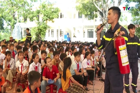 Tuyên truyền thực hành trải nghiệm phòng cháy chữa cháy