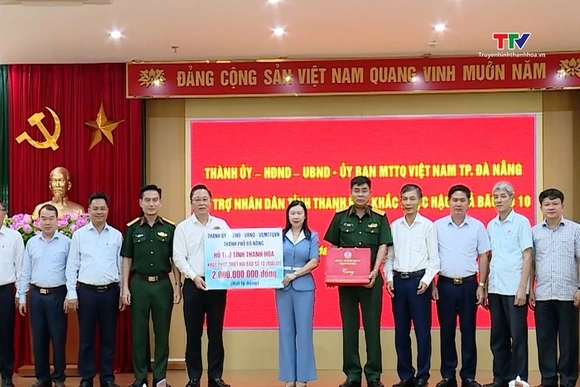 Thành phố Đà Nẵng hỗ trợ Nhân dân tỉnh Thanh Hóa
 khắc phục hậu quả bão số 10