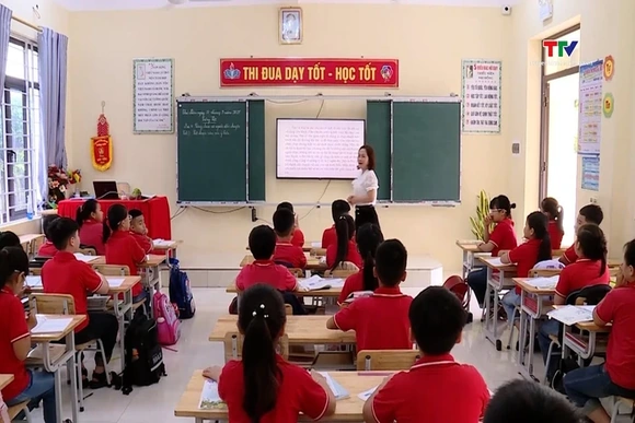 Đổi mới sáng tạo, ứng dụng công nghệ vào giảng dạy