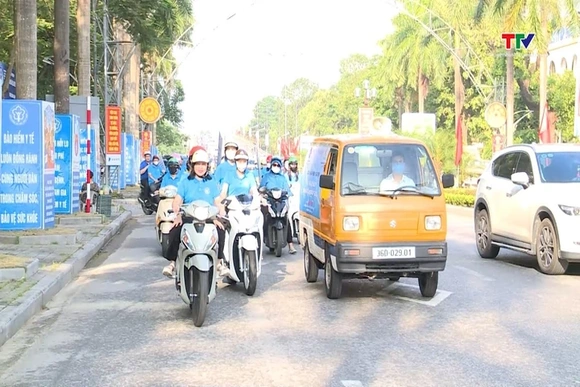 Ra quân tuyên truyền, vận động người tham gia bảo hiểm xã hội, bảo hiểm y tế