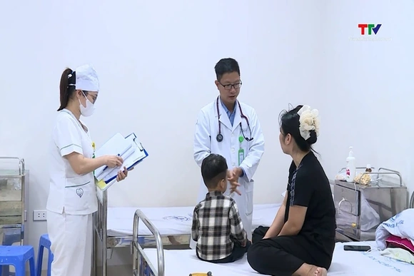Phòng bệnh cho  trẻ khi thời tiết giao mùa