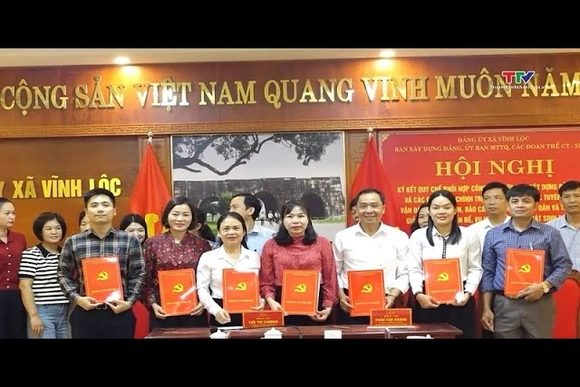 Xã Vĩnh Lộc ký kết Quy chế phối hợp công tác giữa Ban Xây dựng Đảng với MTTQ và các đoàn thể chính t