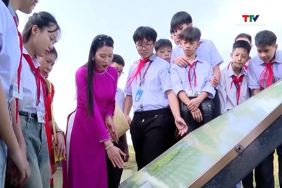 Lan tỏa tình yêu di sản Thành Nhà Hồ qua lăng kính học trò