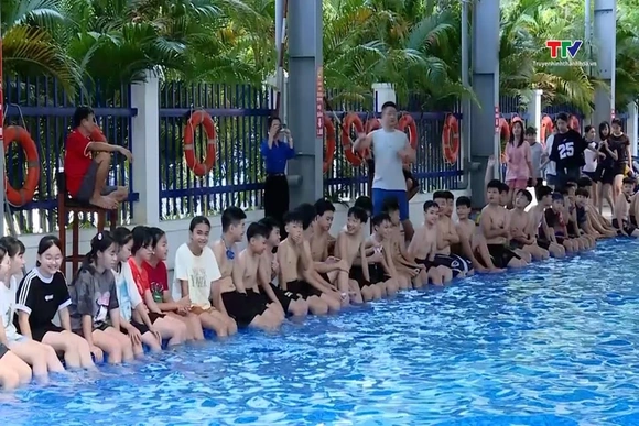 Hướng dẫn dạy bơi an toàn cho học sinh