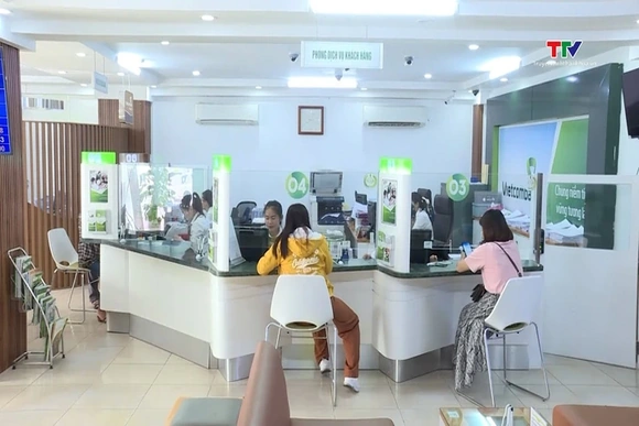 Tín dụng tăng trưởng, hỗ trợ doanh nghiệp phục hồi