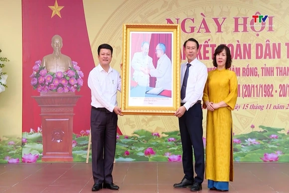 Trường THCS Đông Thọ tổ chức ngày hội Đại đoàn kết toàn dân và kỷ niệm ngày Nhà giáo Việt Nam 20/11