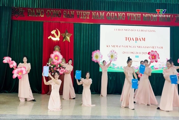 Xã Hoạt Giang toạ đàm kỷ niệm 43 năm ngày Nhà giáo Việt Nam