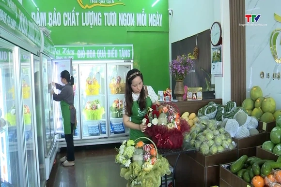 Sức cầu tiêu dùng trong nước tiếp tục là trụ cột kinh tế