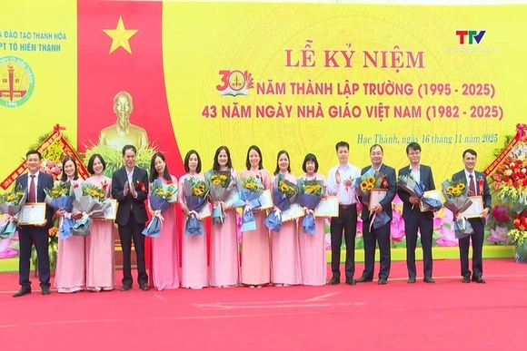 Trường THPT Tô Hiến Thành kỷ niệm 30 năm thành lập