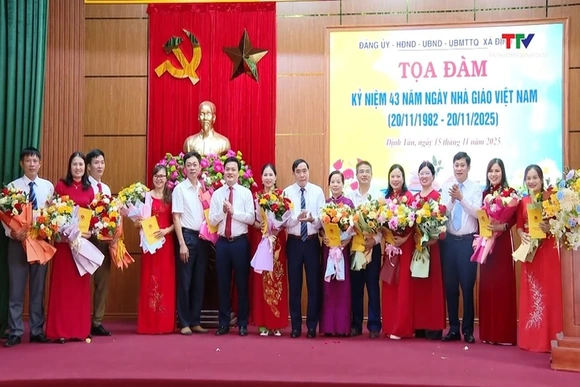 Xã Định Tân tọa đàm kỷ niệm 43 năm Ngày Nhà giáo Việt Nam