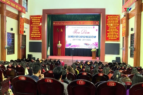 Xã Hà Trung tọa đàm kỷ niệm 43 năm ngày Nhà giáo Việt Nam
