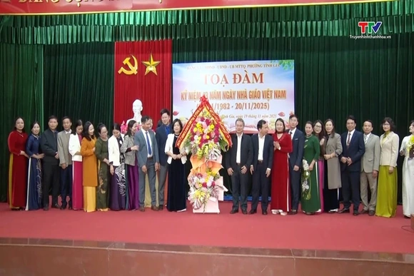 Phường Tĩnh Gia Toạ đàm kỷ niệm 43 năm Ngày Nhà giáo Việt Nam
