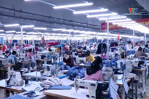 Tập trung ưu tiên giữ vững ổn định kinh tế vĩ mô, thúc đẩy xuất khẩu