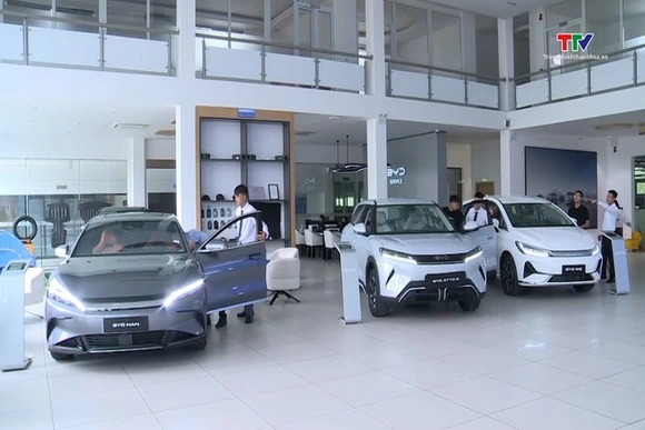 Sớm ban hành bảng giá tính lệ phí trước bạ ô tô, xe máy 2026
