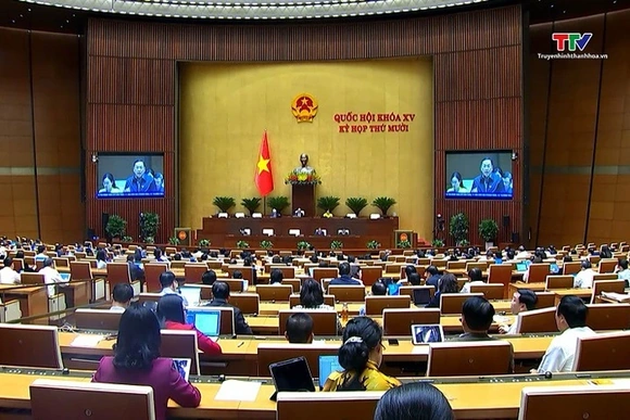 Quốc hội thảo luận ở hội trường về một số dự án luật