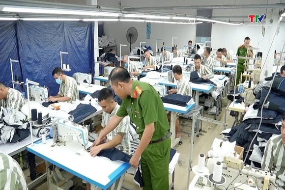 Nỗ lực bền bỉ trong hành trình giáo dục, cảm hóa phạm nhân