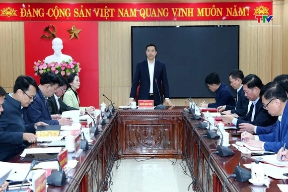 Đặt lợi ích lâu dài của Nhân dân lên trên hết, trước hết 
trong thực hiện nhiệm vụ chính trị