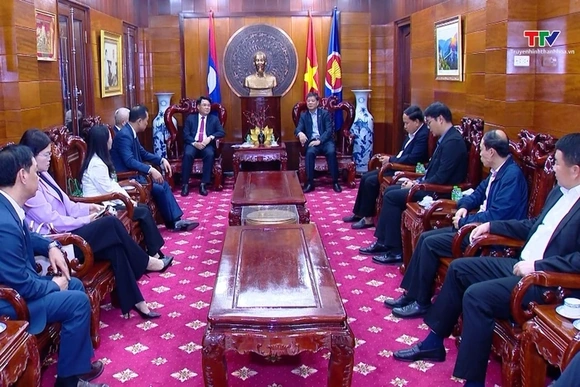 Đoàn công tác tỉnh Thanh Hóa làm việc với Tổng Lãnh sự quán Việt Nam tại Luông Pha Băng - CHDCND lào