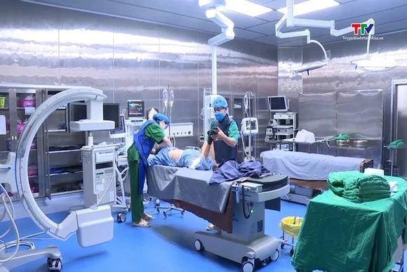 Phát huy sáng kiến, ứng dụng kỹ thuật mới trong khám và điều trị