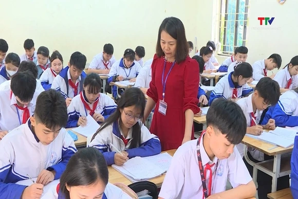 Mòn mỏi chờ chi trả tiền dạy tăng giờ