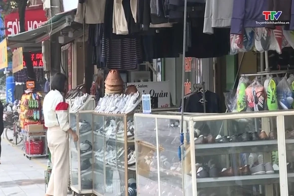 Lấn chiếm hành lang giao thông trên tuyến Quốc lộ 45