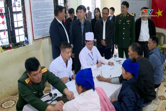 Khám, cấp thuốc miễn phí tại xã Cổ Lũng
