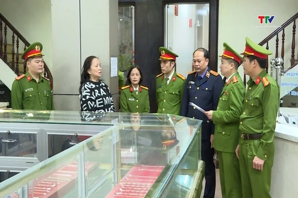 Khởi tố, bắt tạm giam 3 đối tượng tại Công ty TNHH Thương mại vàng bạc Kim Chung