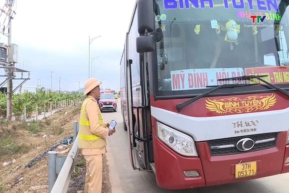 Bộ Xây dựng chỉ đạo nóng về vận tải dịp Tết Bính Ngọ 2026
