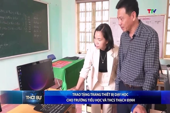 Trao tặng trang thiết bị dạy học cho Trường Tiểu học và THCS Thạch Định