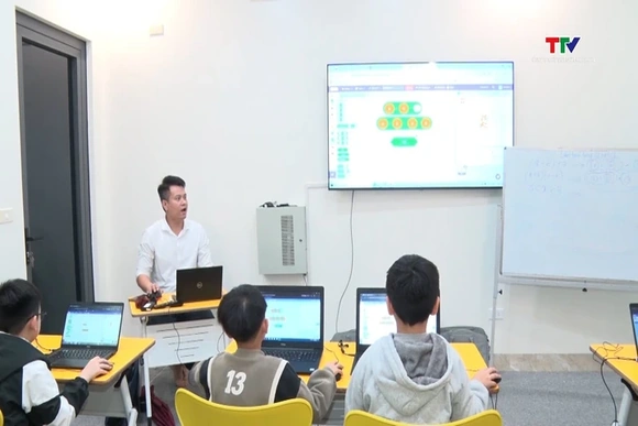 Tiếp cận sớm lập trình, robotics - Nền tảng hình thành tư duy số cho trẻ em