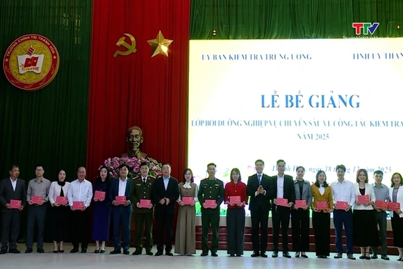Bế giảng lớp Bồi dưỡng nghiệp vụ chuyên sâu về công tác kiểm tra, giám sát năm 2025