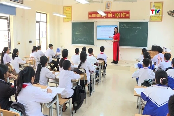 Ưu tiên các chương trình dạy tiếng Lào, Campuchia tại các xã biên giới