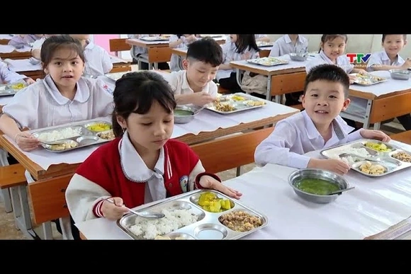 Học sinh biên giới được hỗ trợ 450.000 đồng và 8kg gạo/tháng