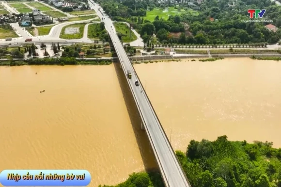 Cầu Hoàng Long - Nhịp cầu nối những bờ vui