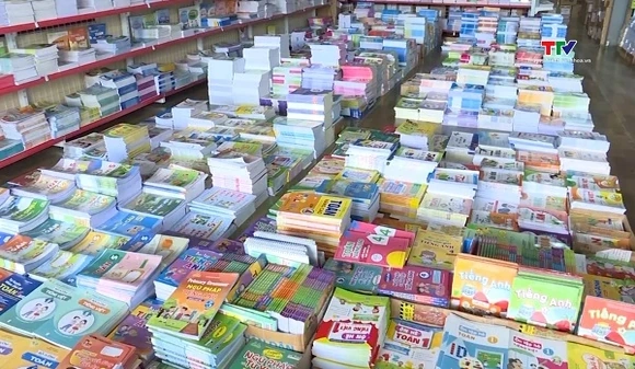 Không loại bỏ các bộ sách giáo khoa đã ban hành