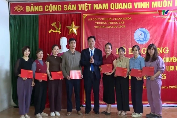Bế giảng các lớp đào tạo nguồn nhân lực du lịch