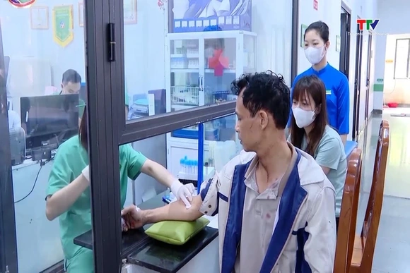 Chi trả 100% Bảo hiểm y tế: thêm cơ hội chăm sóc sức khỏe cho hộ cận nghèo và hưu trí xã hội