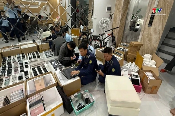 Phát hiện hơn 1.000 iPhone, iPad đã qua sử dụng không có hóa đơn, chứng từ