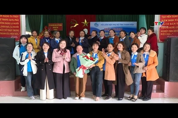 Ra mắt và trao hỗ trợ vật tư cho các Tổ hợp tác do phụ nữ tham gia quản lý