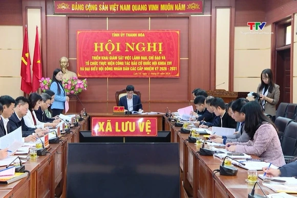 Trưởng ban Nội chính Tỉnh uỷ Nguyễn Ngọc Tiến giám sát công tác tổ chức bầu cử