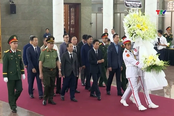 Tỉnh Thanh Hóa viếng Đại tướng Lê Văn Dũng