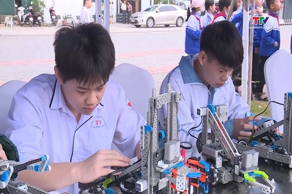 Sôi nổi Ngày hội trải nghiệm công nghệ số tại FPT School Thanh Hoá
