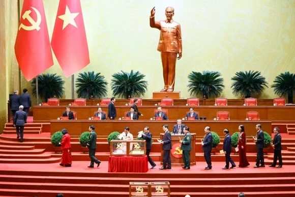 Danh sách Bộ Chính trị Ban Chấp hành Trung ương Đảng khóa XIV