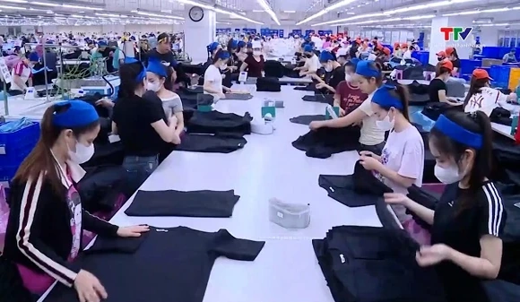 Duy trì thưởng Tết gắn kết người lao động với doanh nghiệp